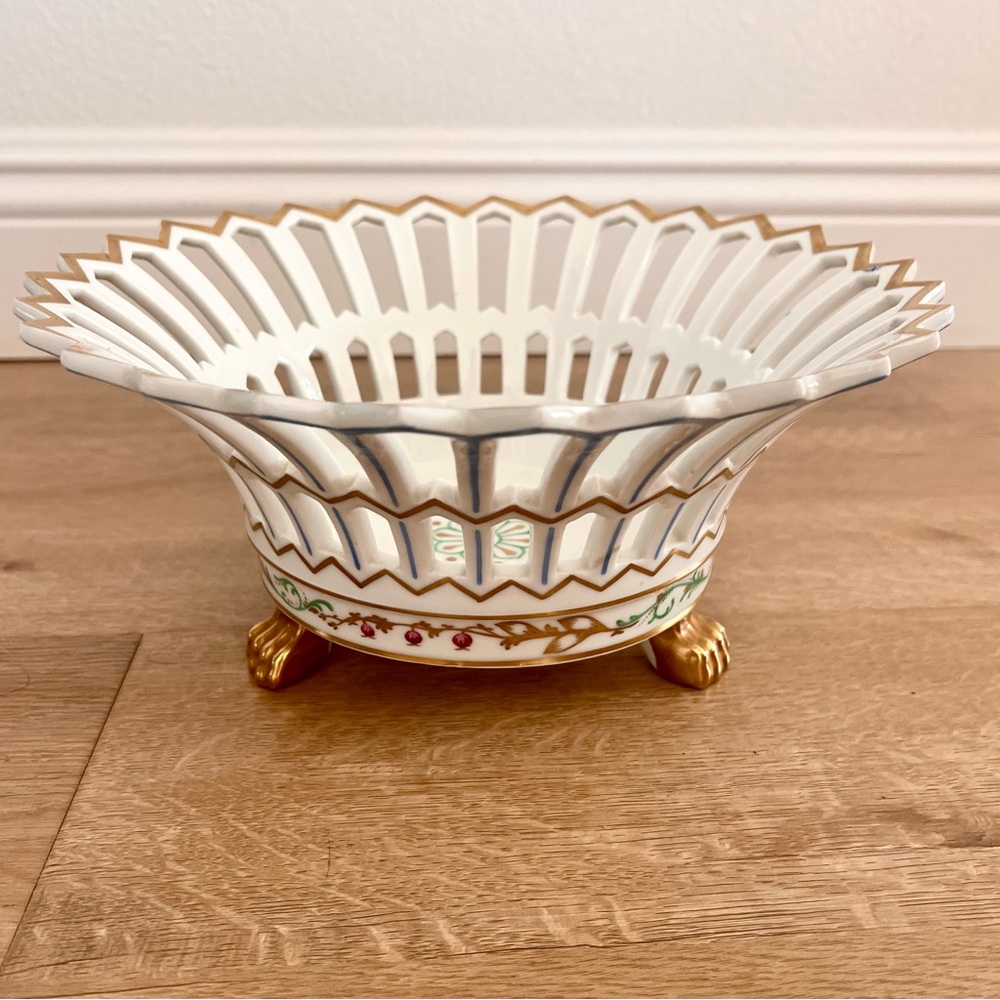 Vintage V.A Portugal Reticulated Gold Gilt Porcelain Lion Paw Footed Basket RARE
